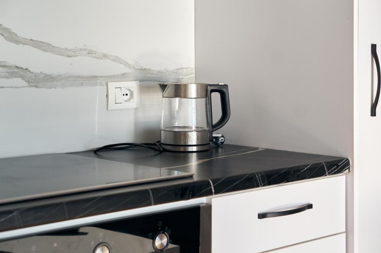 Central Beach Apartment Sarandë エクステリア 写真