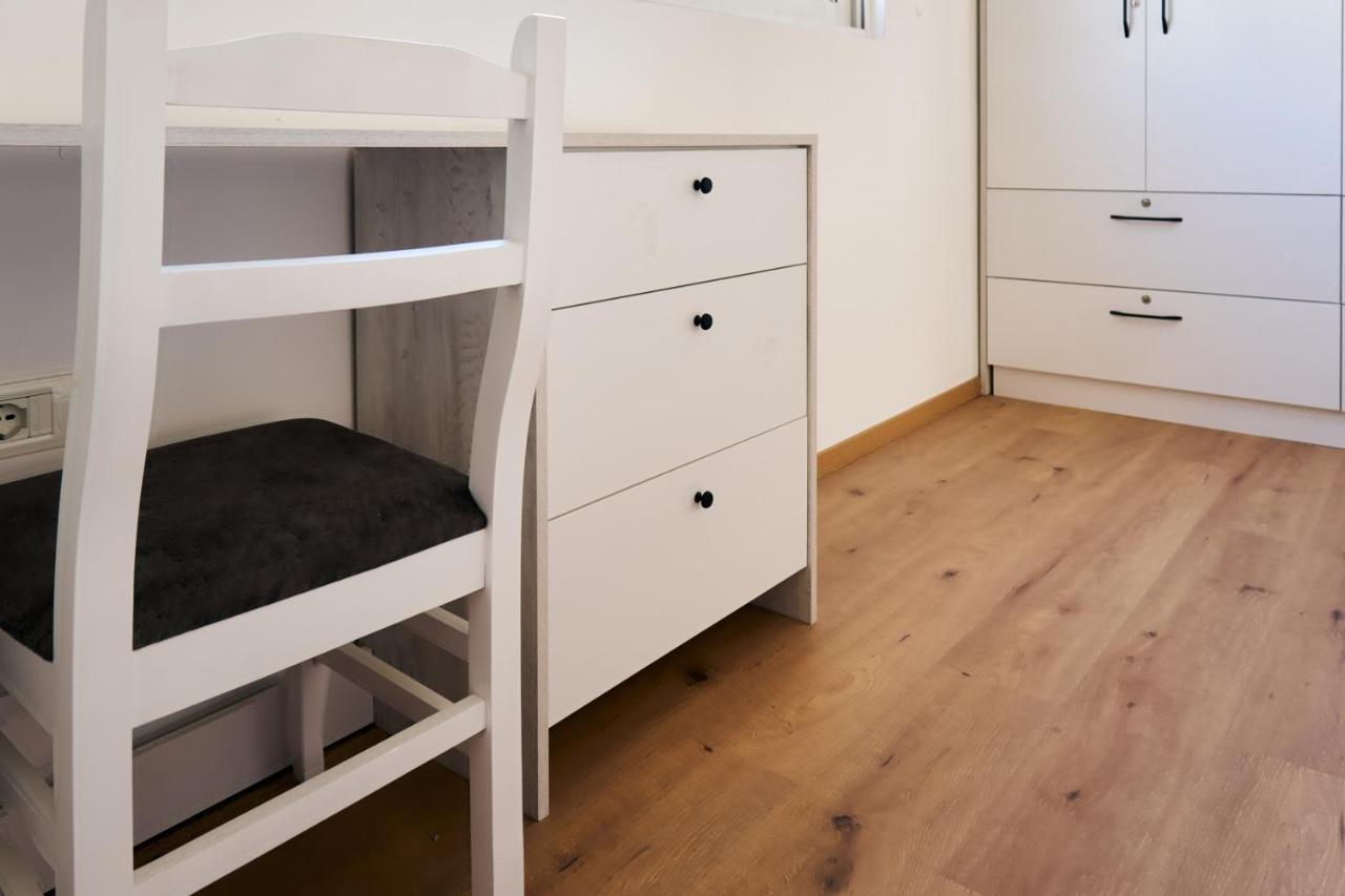 Central Beach Apartment Sarandë エクステリア 写真