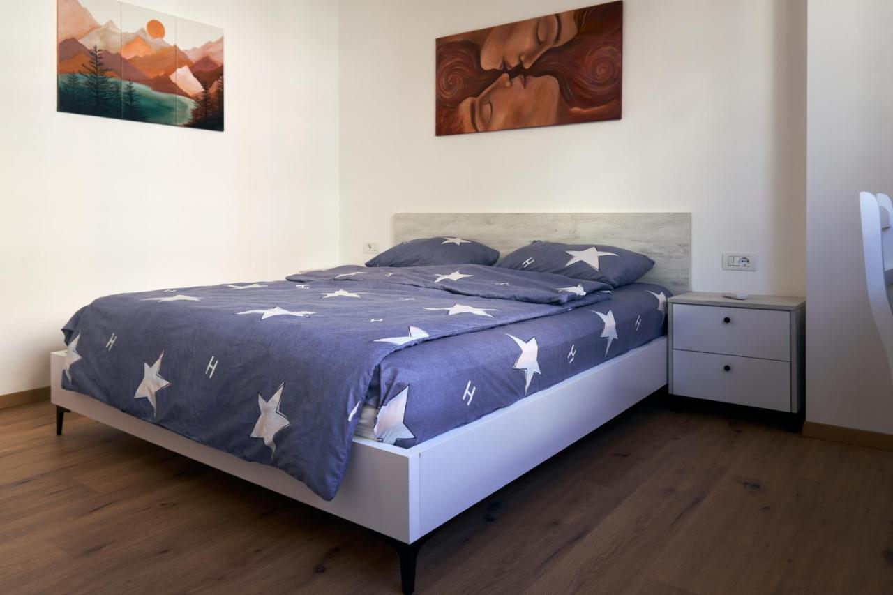 Central Beach Apartment Sarandë エクステリア 写真