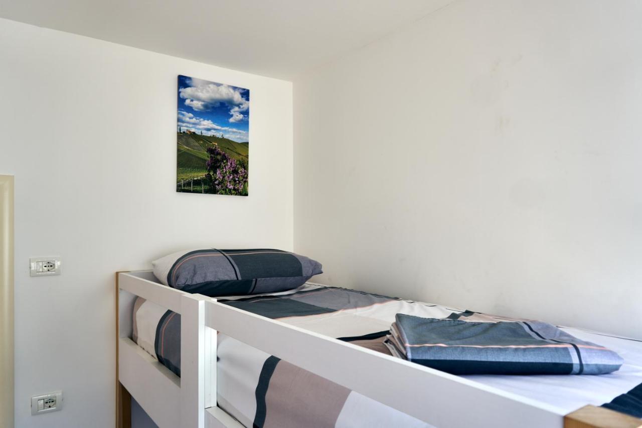 Central Beach Apartment Sarandë エクステリア 写真