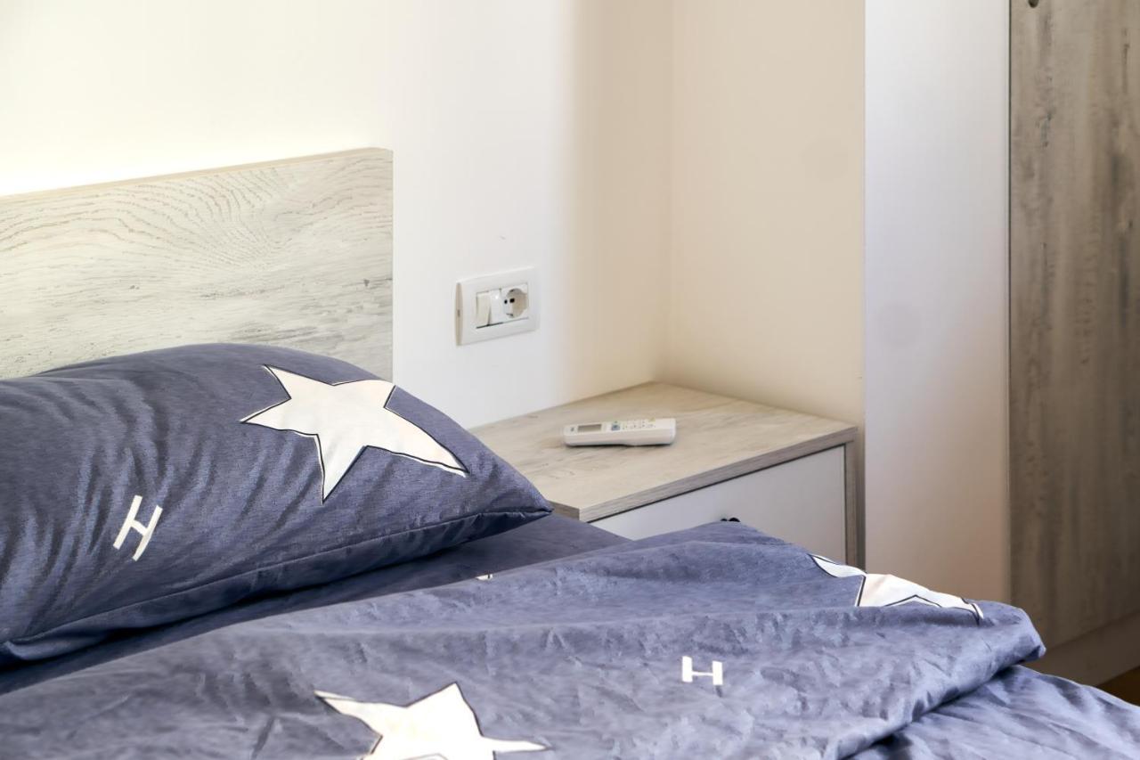 Central Beach Apartment Sarandë エクステリア 写真