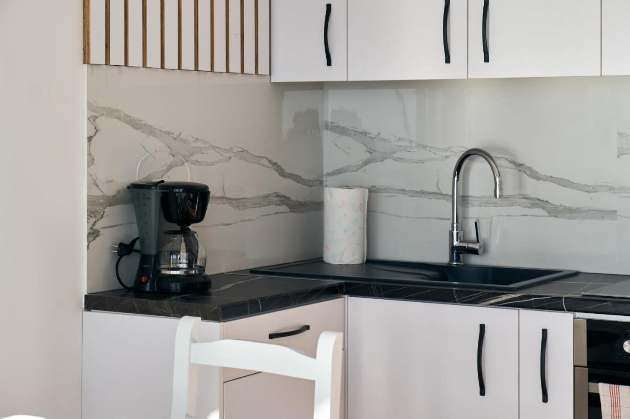 Central Beach Apartment Sarandë エクステリア 写真