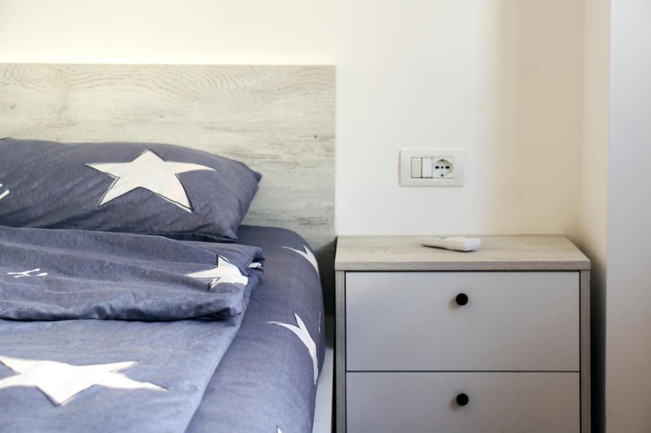 Central Beach Apartment Sarandë エクステリア 写真