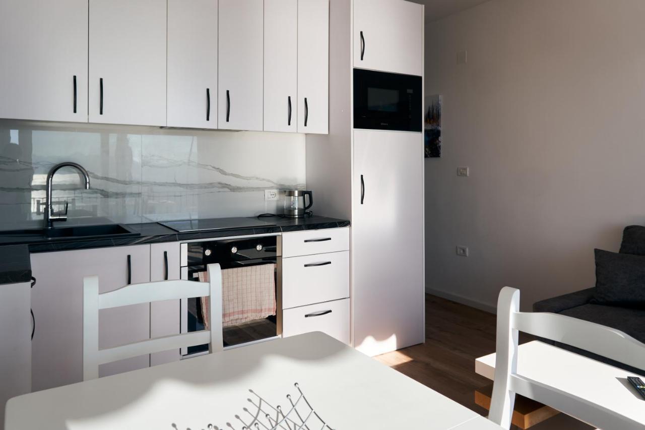 Central Beach Apartment Sarandë エクステリア 写真