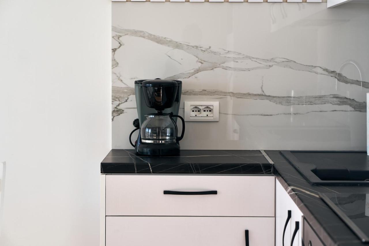 Central Beach Apartment Sarandë エクステリア 写真