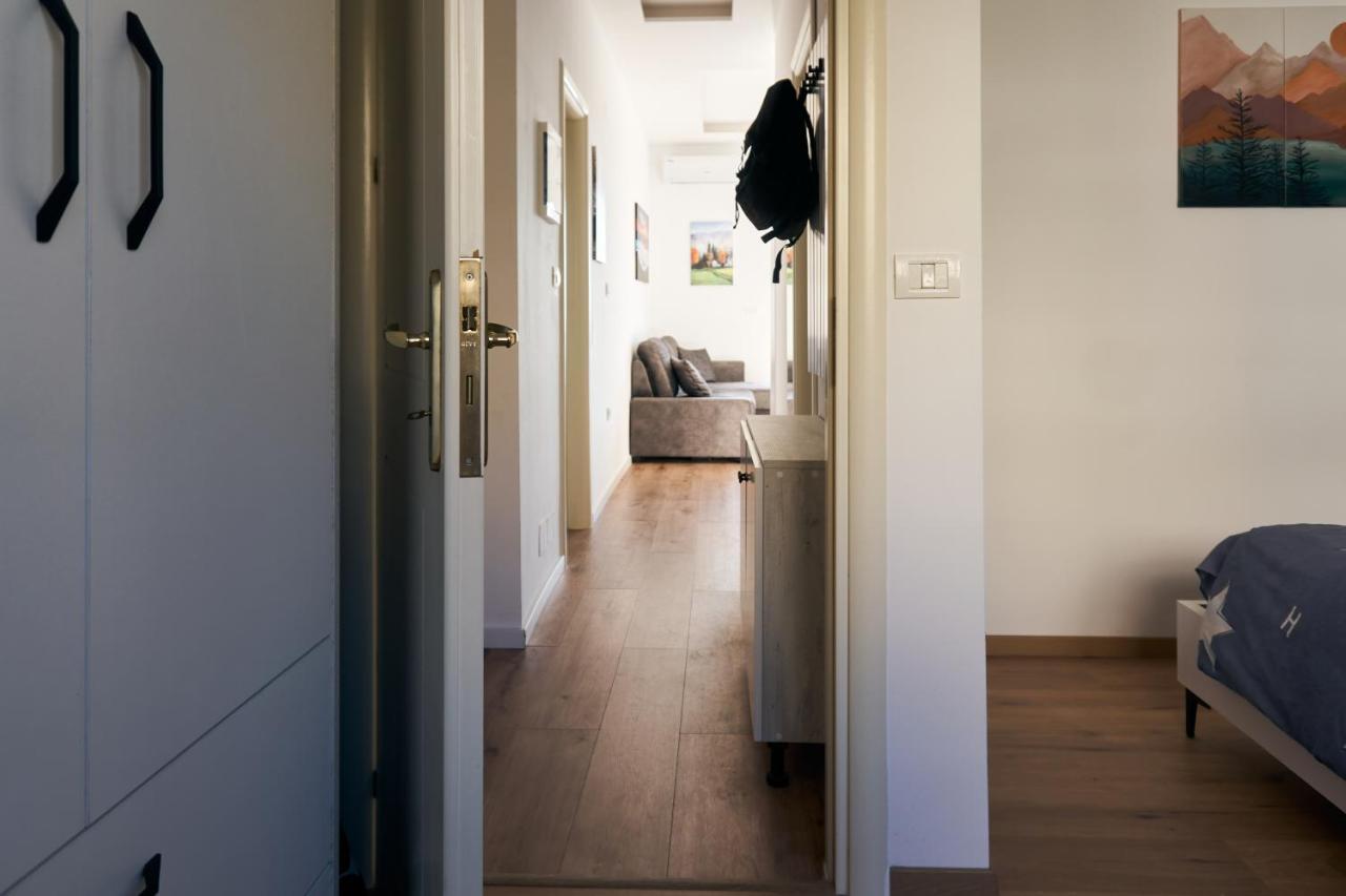 Central Beach Apartment Sarandë エクステリア 写真
