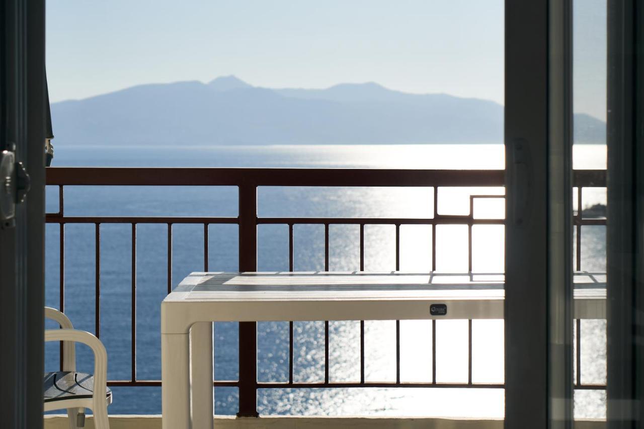 Central Beach Apartment Sarandë エクステリア 写真